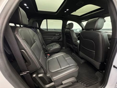 Used 2023 Chevrolet Traverse RS AWD/4WD image 42