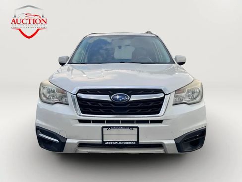 Used 2017 Subaru Forester 2.5i Premium w/ All-Weather Package AWD/4WD image 2