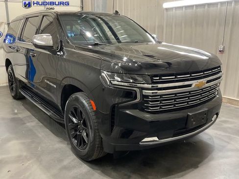 Used 2022 Chevrolet Suburban Premier RWD image 1