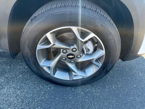 Used 2025 Chevrolet Trax LT image 23