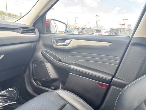 Used 2022 Ford Escape SEL w/ Technology Package AWD/4WD image 37
