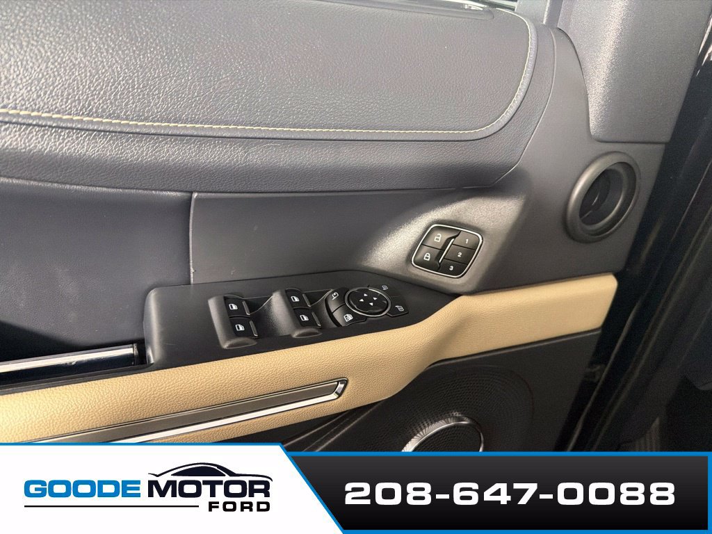 Used 2023 Ford Expedition Limited AWD/4WD image 9