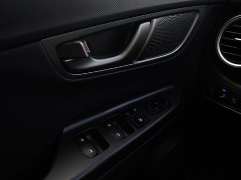 Used 2021 Hyundai Kona Ultimate FWD image 33