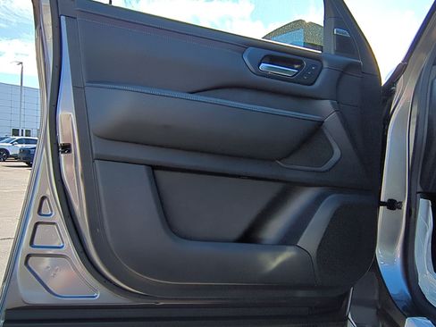 New 2026 Nissan Armada SL w/ Captain's Chari Seat Package image 10