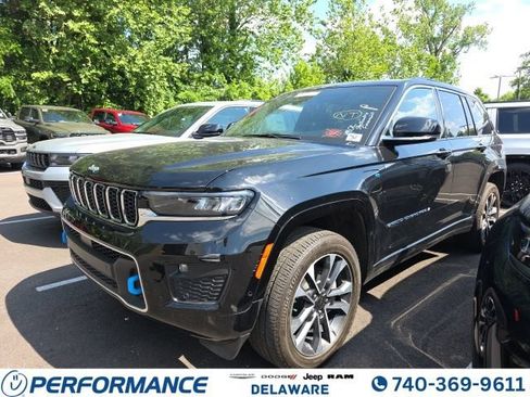 Used 2023 Jeep Grand Cherokee Overland w/ Luxury Tech Group IV AWD/4WD image 1