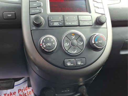 Used 2012 Kia Soul + FWD image 11