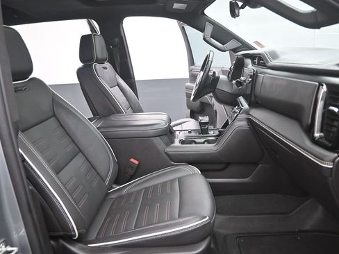 Used 2023 GMC Sierra 1500 AT4X image 16