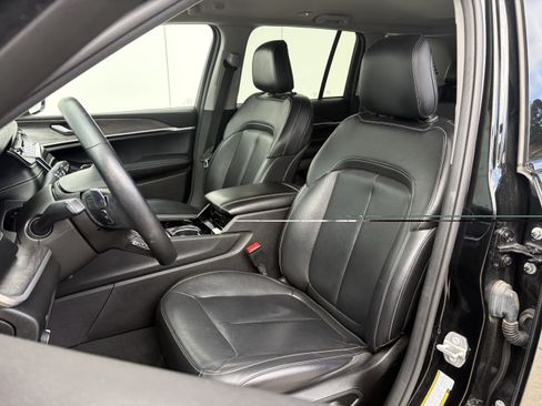 Used 2022 Jeep Grand Cherokee Limited AWD/4WD image 11