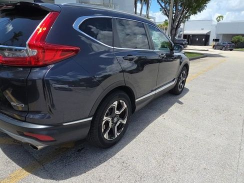 Used 2018 Honda CR-V Touring image 4