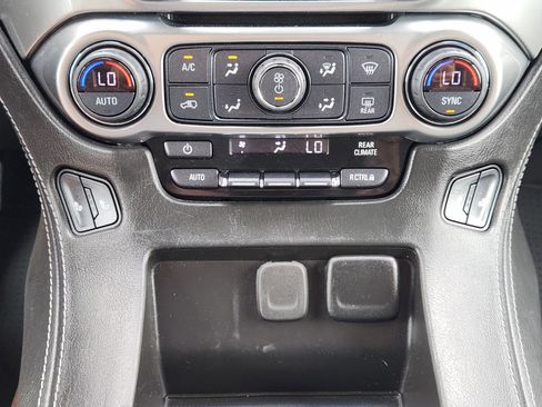 Used 2018 Chevrolet Tahoe LT w/ Luxury Package RWD image 19