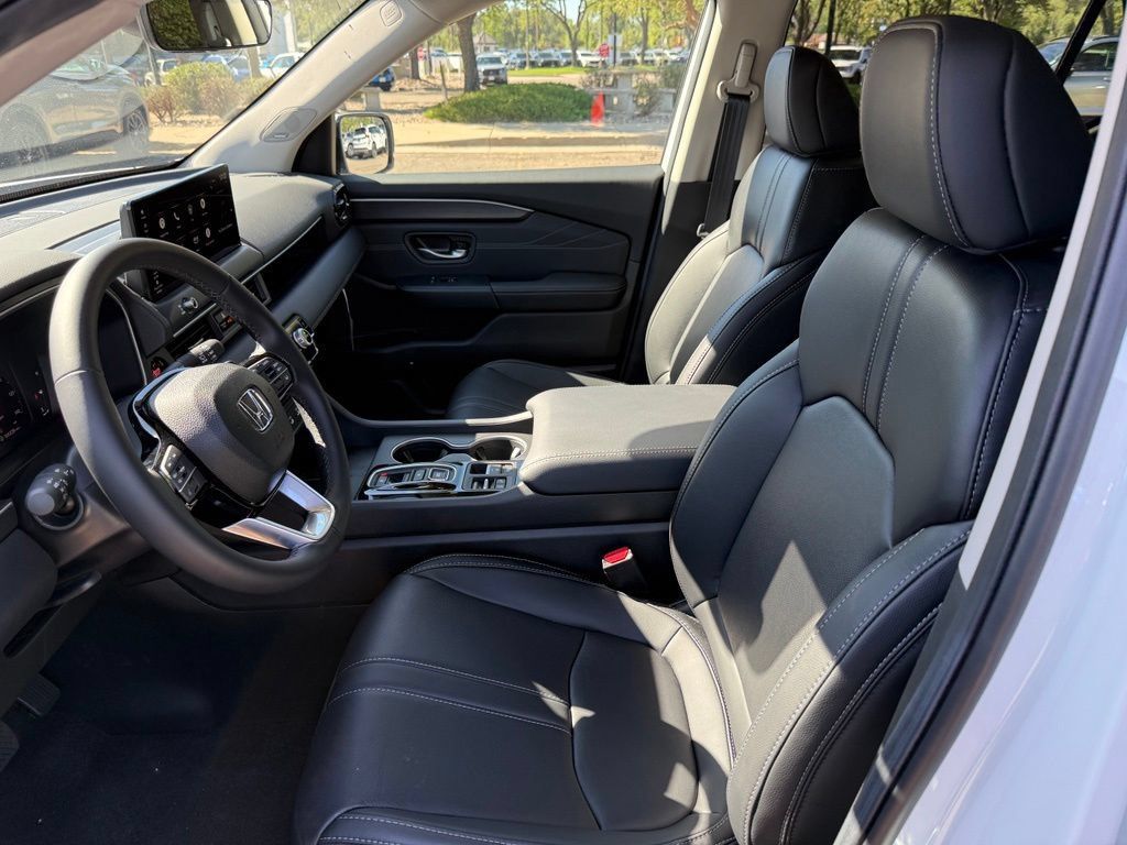 New 2026 Honda Pilot Touring image 13