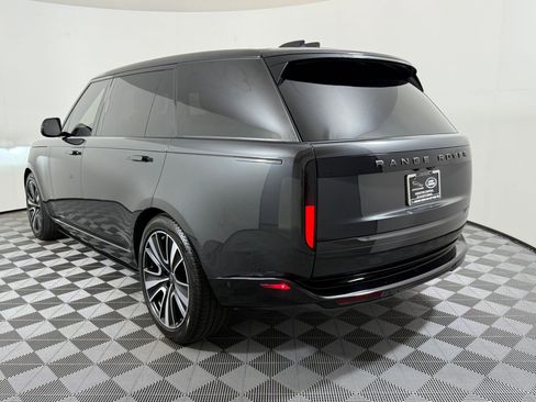 Used 2025 Land Rover Range Rover Long Wheelbase SE AWD/4WD image 3