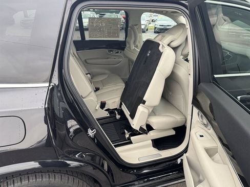 Used 2018 Volvo XC90 T6 Momentum w/ Convenience Package image 27