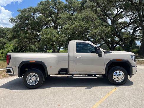 Used 2026 GMC Sierra 3500 SLE AWD/4WD image 4