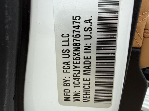 Used 2022 Jeep Grand Cherokee Summit w/ Luxury Tech Group V image 35