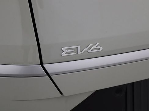 Used 2024 Kia EV6 Light RWD image 47