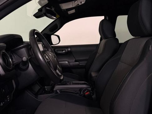 Used 2021 Toyota Tacoma TRD Sport AWD/4WD image 11