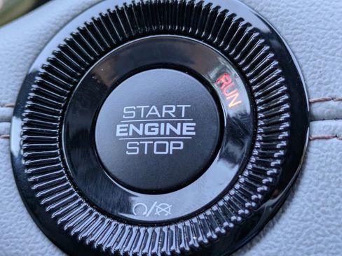 Used 2024 Jeep Compass Limited image 27