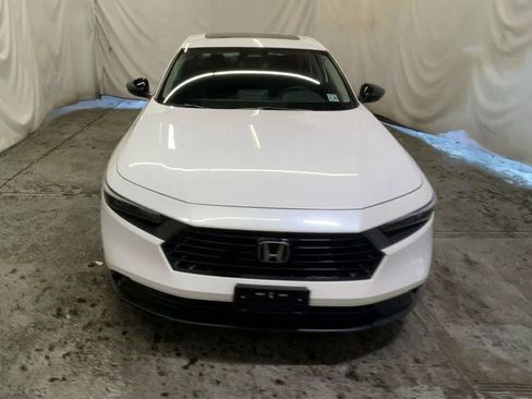 Certified 2025 Honda Accord SE image 3