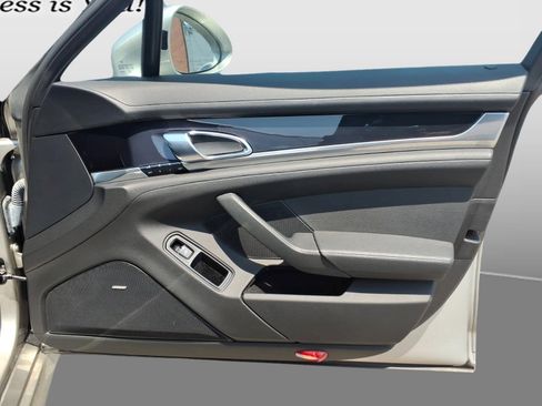 Used 2012 Porsche Panamera RWD image 33