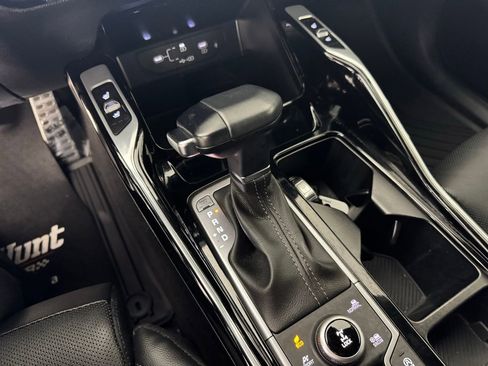 Used 2025 Kia Sorento SX Prestige image 24