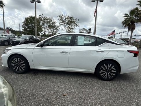 Used 2025 Nissan Altima 2.5 SV FWD image 8