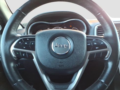 Used 2018 Jeep Grand Cherokee Limited image 26
