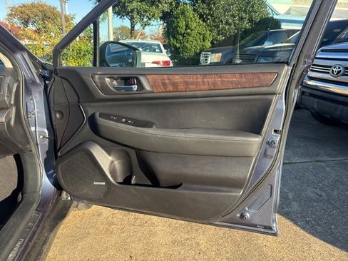 Used 2017 Subaru Outback 3.6R Limited image 15