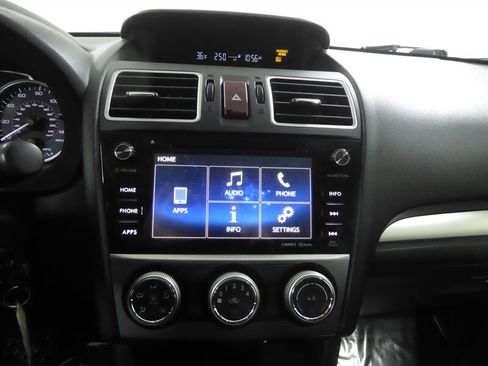 Used 2015 Subaru Crosstrek 2.0i Premium image 16