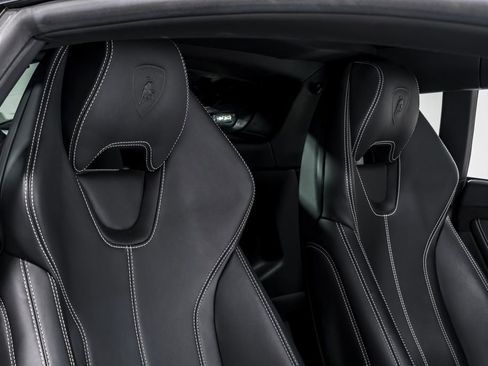 Used 2018 Lamborghini Huracan LP 580-2 image 34