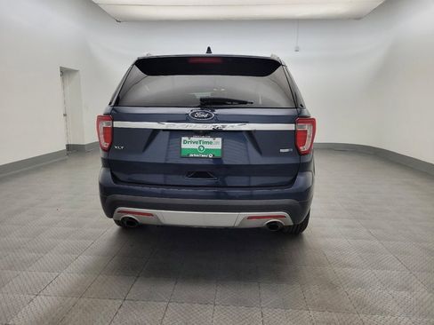 Used 2017 Ford Explorer XLT w/ Equipment Group 202A AWD/4WD image 7