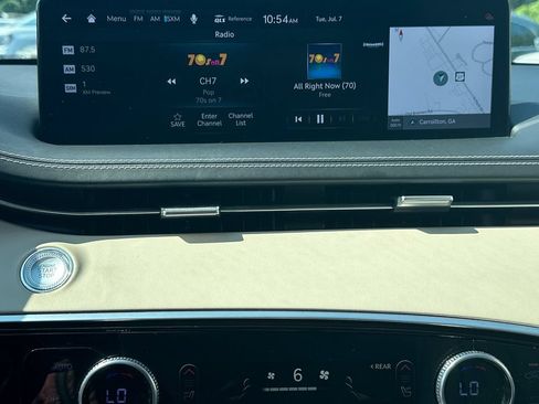 Used 2022 Genesis GV70 3.5T Sport w/ Sport Prestige Package AWD/4WD image 31