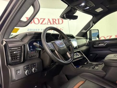 Used 2024 GMC Sierra 2500 AT4 w/ AT4 Premium Plus Package AWD/4WD image 12