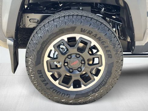 Used 2026 Toyota Tacoma TRD Off-Road w/ TRD Off Road Premium Package AWD/4WD image 9
