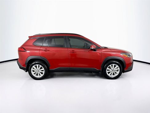 Used 2024 Toyota Corolla Cross LE FWD image 10