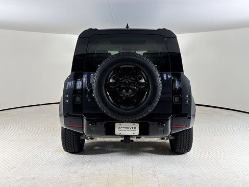 Used 2026 Land Rover Defender 110 X-Dynamic SE AWD/4WD image 4