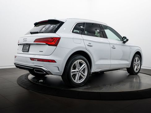 Certified 2024 Audi Q5 e Premium Plus AWD/4WD image 4