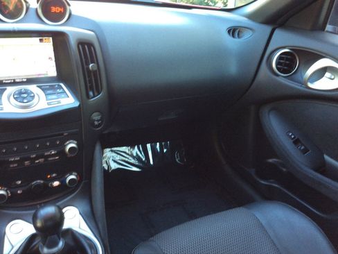 Used 2015 Nissan 370Z Touring Sport RWD image 18