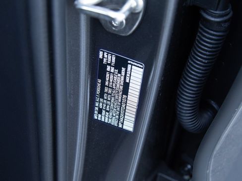 Certified 2026 Porsche Cayenne AWD/4WD image 28