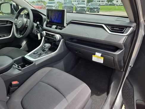 Used 2025 Toyota RAV4 LE AWD/4WD image 22