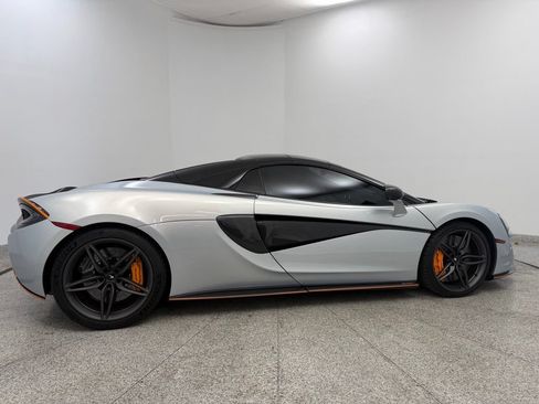 Used 2019 McLaren 570S Spider RWD image 11