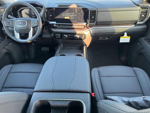 New 2026 GMC Sierra 2500 SLT w/ SLT Premium Package image 8