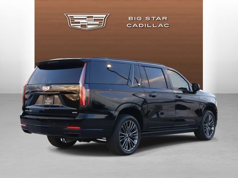 Used 2025 Cadillac Escalade ESV Sport Platinum image 5