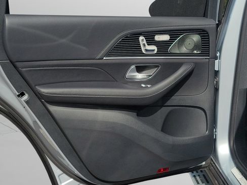 New 2026 Mercedes-Benz GLS 580 4MATIC image 7