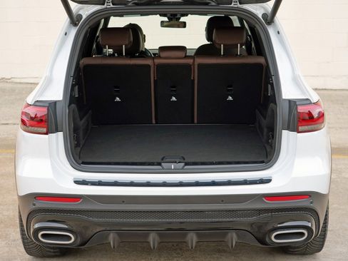 Used 2021 Mercedes-Benz GLB 250 w/ AMG Line image 9