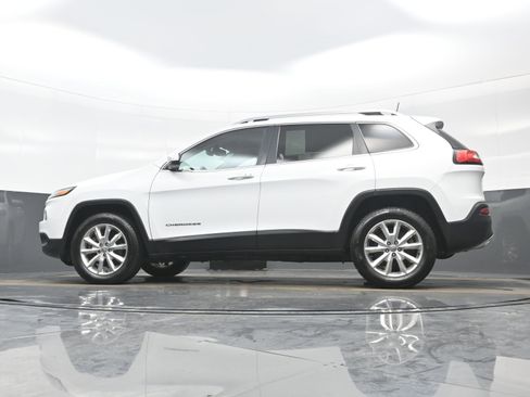 Used 2017 Jeep Cherokee Limited image 29