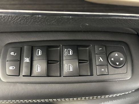 Used 2015 Jeep Grand Cherokee Overland w/ Advanced Technology Group image 17