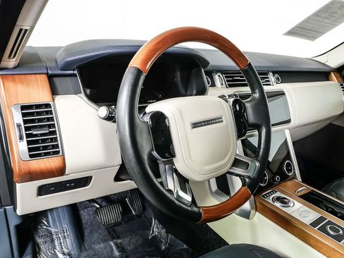 Used 2020 Land Rover Range Rover HSE image 4