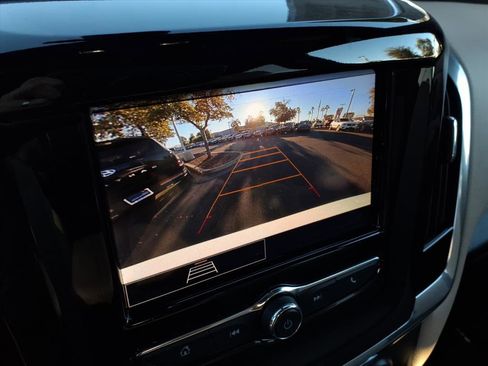 Used 2023 Chevrolet Traverse LS image 20