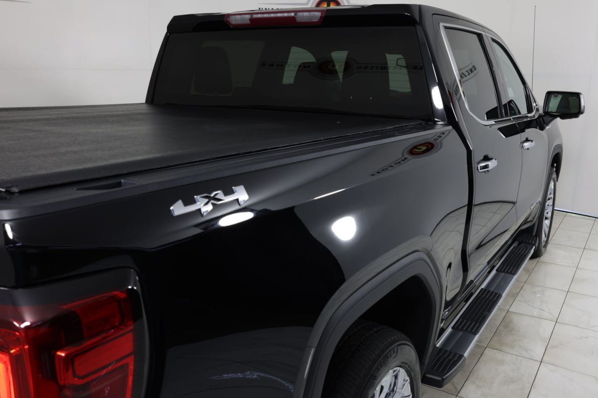 Used 2023 GMC Sierra 1500 SLT w/ SLT Premium Package AWD/4WD image 43